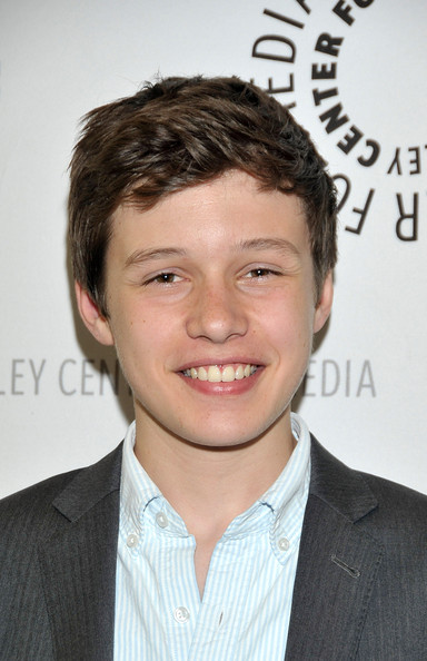 nick robinson wallpaper,hair,forehead,hairstyle,chin,eyebrow