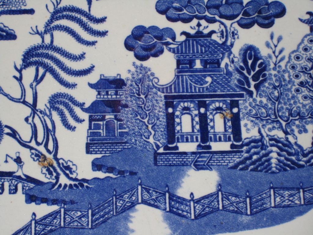 papier peint à motif de saule,porcelaine bleue et blanche,bleu,porcelaine,textile,architecture
