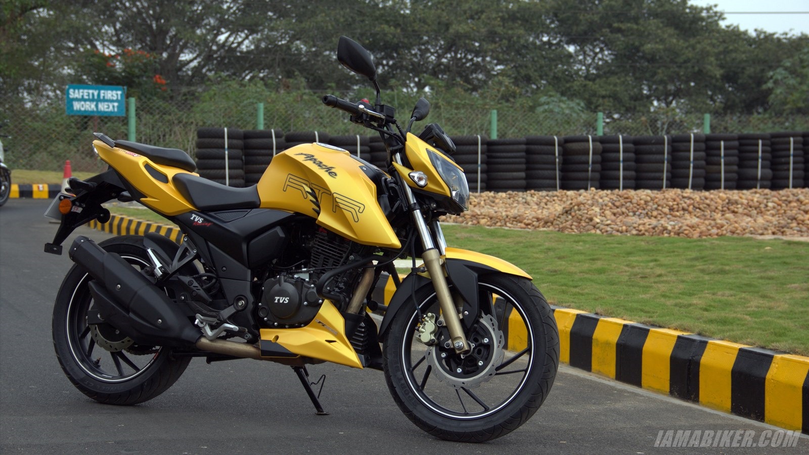 new tvs apache 250 wallpaper,land vehicle,vehicle,motorcycle,car,yellow