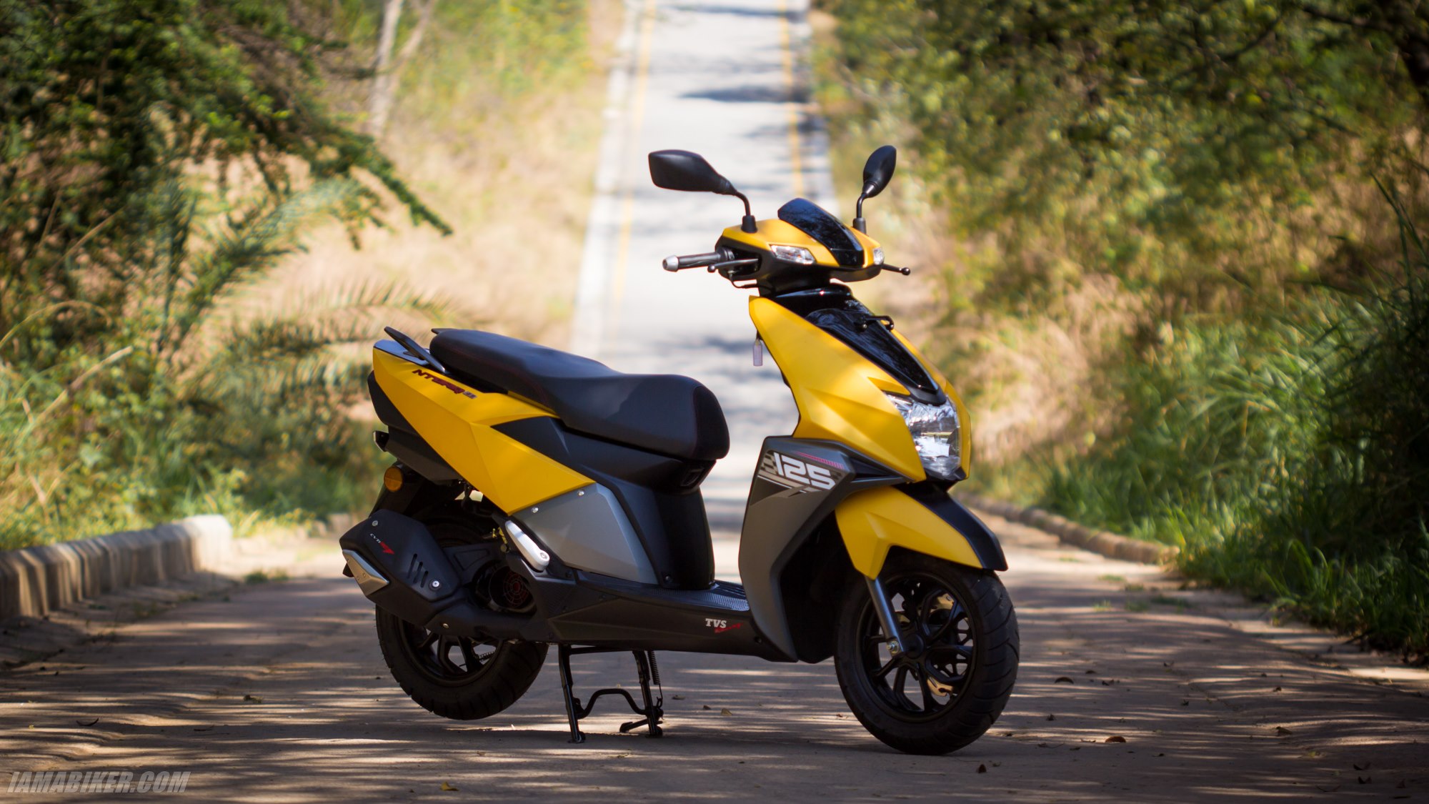 nouveaux téléviseurs apache 250 fond d'écran,véhicule,scooter,jaune,véhicule à moteur,moto