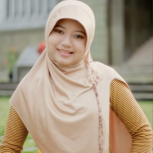 fondo de pantalla de chica islámica,ropa,belleza,sombrerería,labio,beige