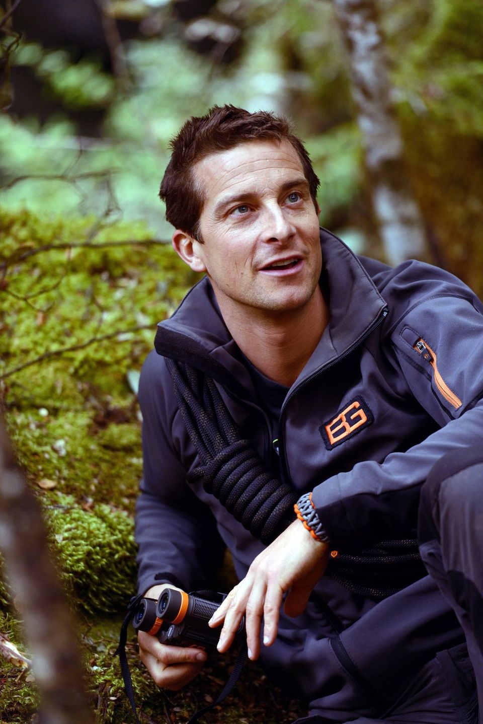 bear-grylls-wallpaper-tree-photography-jacket-smile-231635