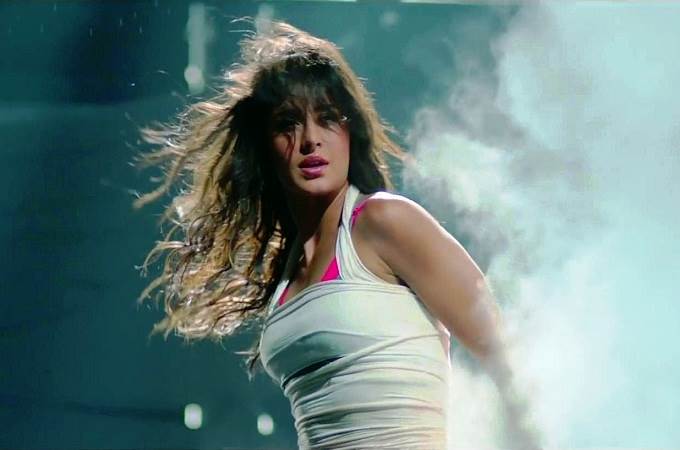 katrina kaif sfondi hd dhoom 3,bellezza,fotografia,cantante,prestazione,capelli castani