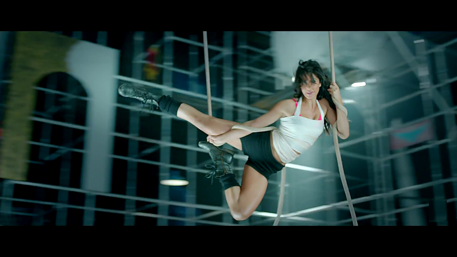 katrina kaif sfondi hd dhoom 3,ballerino,bellezza,danza,fotografia flash,fotografia