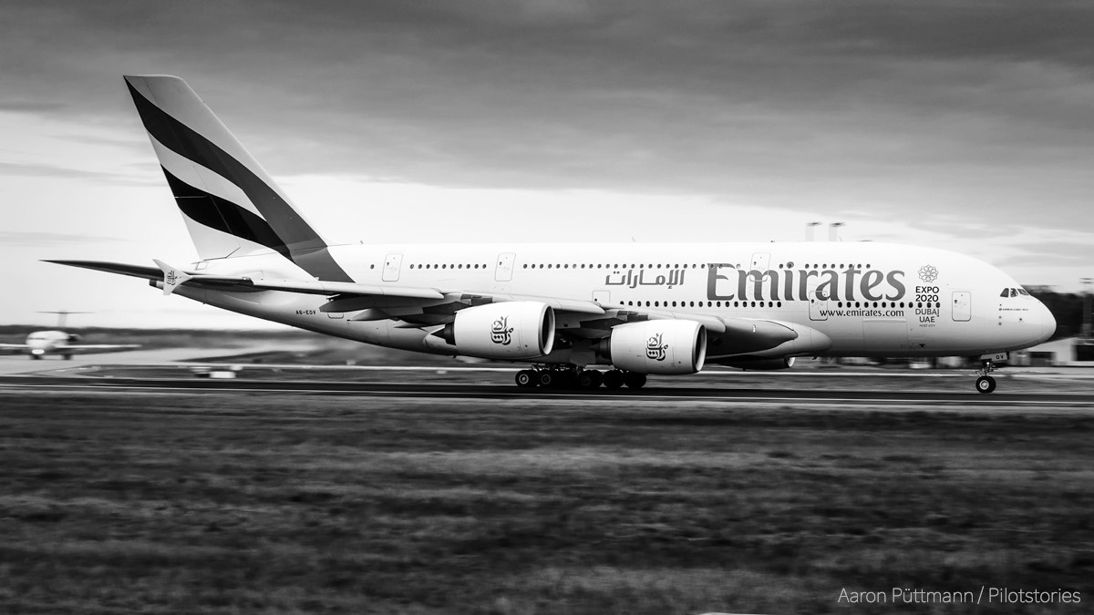 emirates wallpaper hd,airline,air travel,aviation,airliner,vehicle