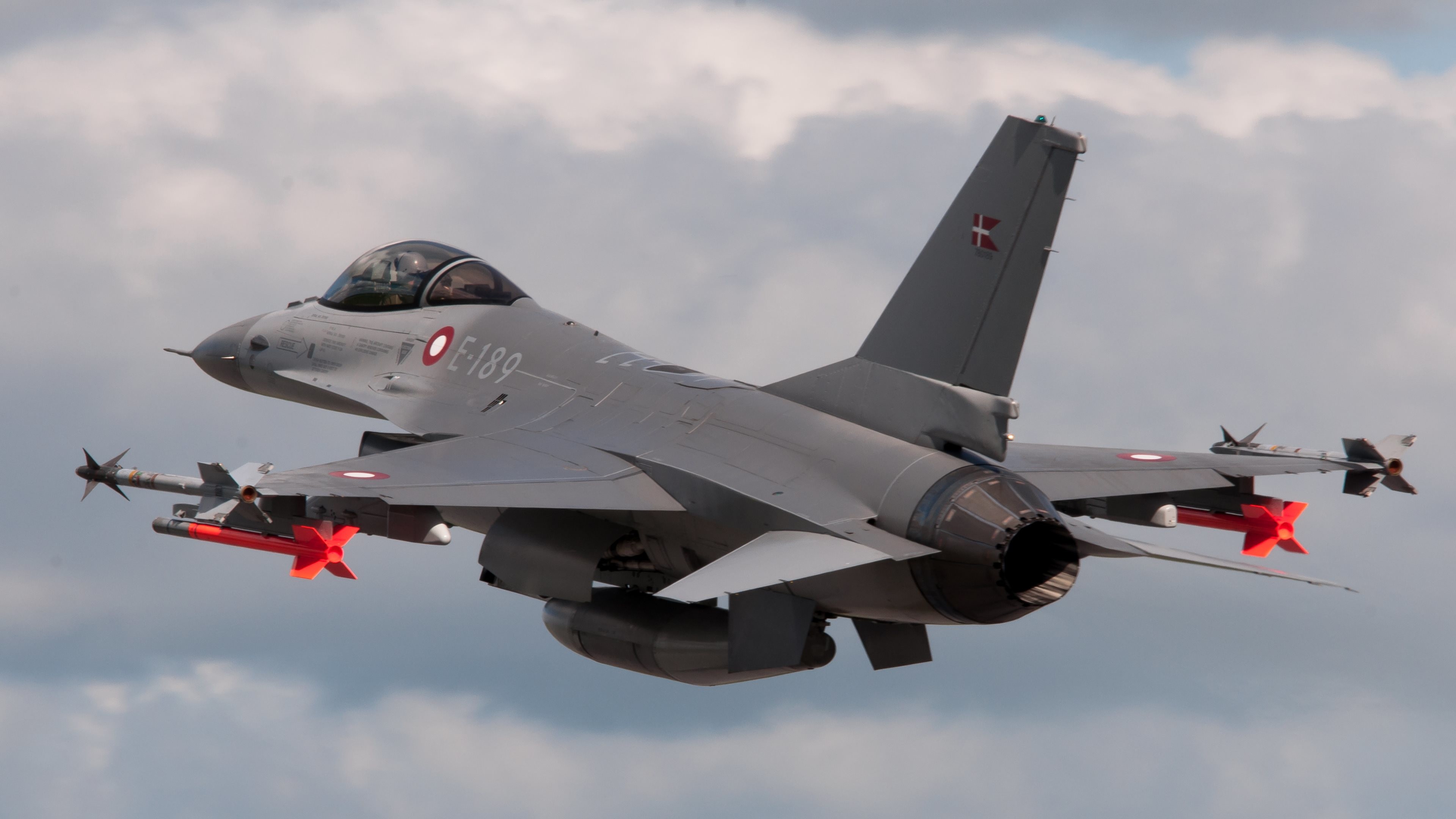 f16 wallpaper hd,flugzeug,fahrzeug,flugzeug,kampfflugzeuge,luftwaffe