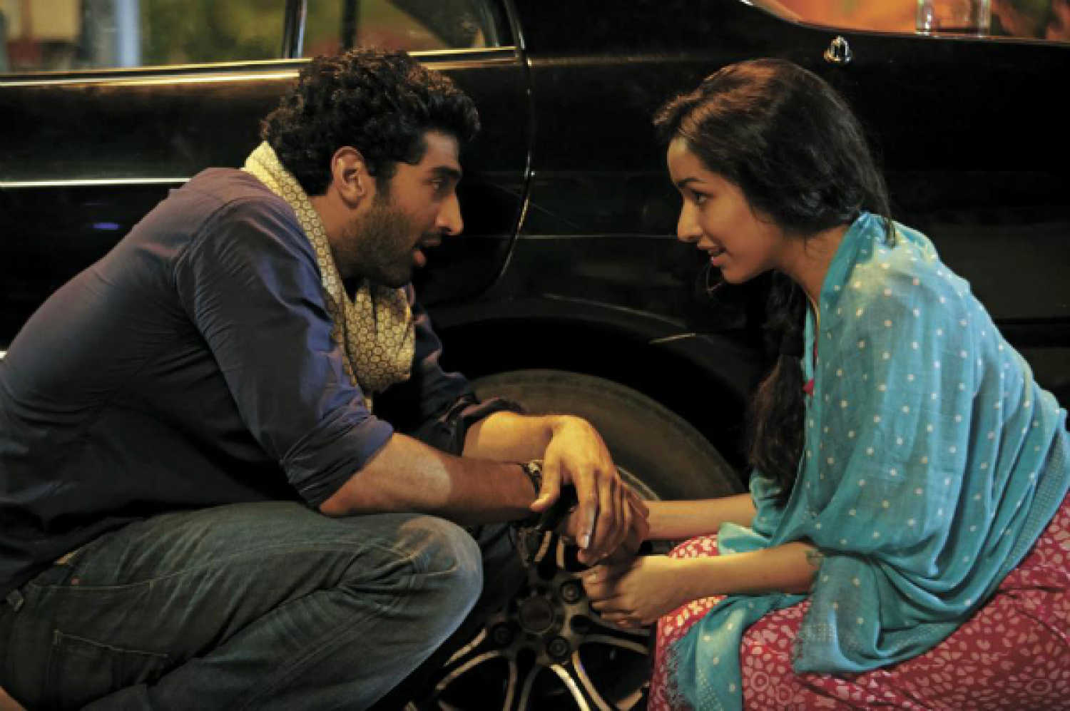 fond d'écran d'amour bollywood,corps humain,conversation,film,séance,jeux