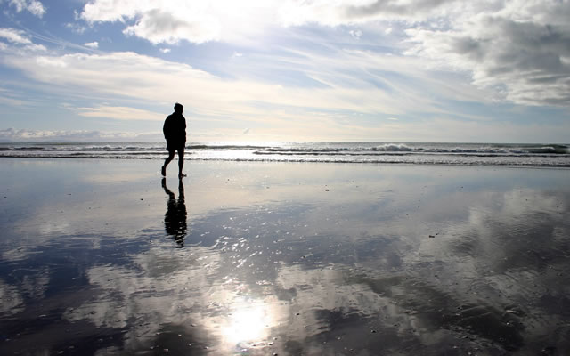 wallpaper siluet,reflection,water,sky,sea,shore