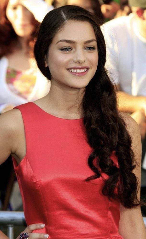 odeya rush fond d'écran hd,cheveux,coiffure,beauté,cheveux bruns,cheveux noirs