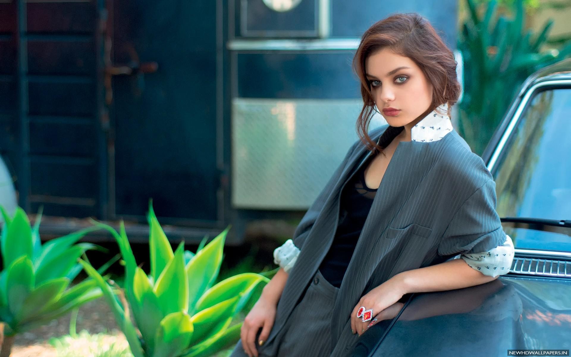 odeya rush hd wallpaper,formal wear,outerwear,suit,photography,long hair