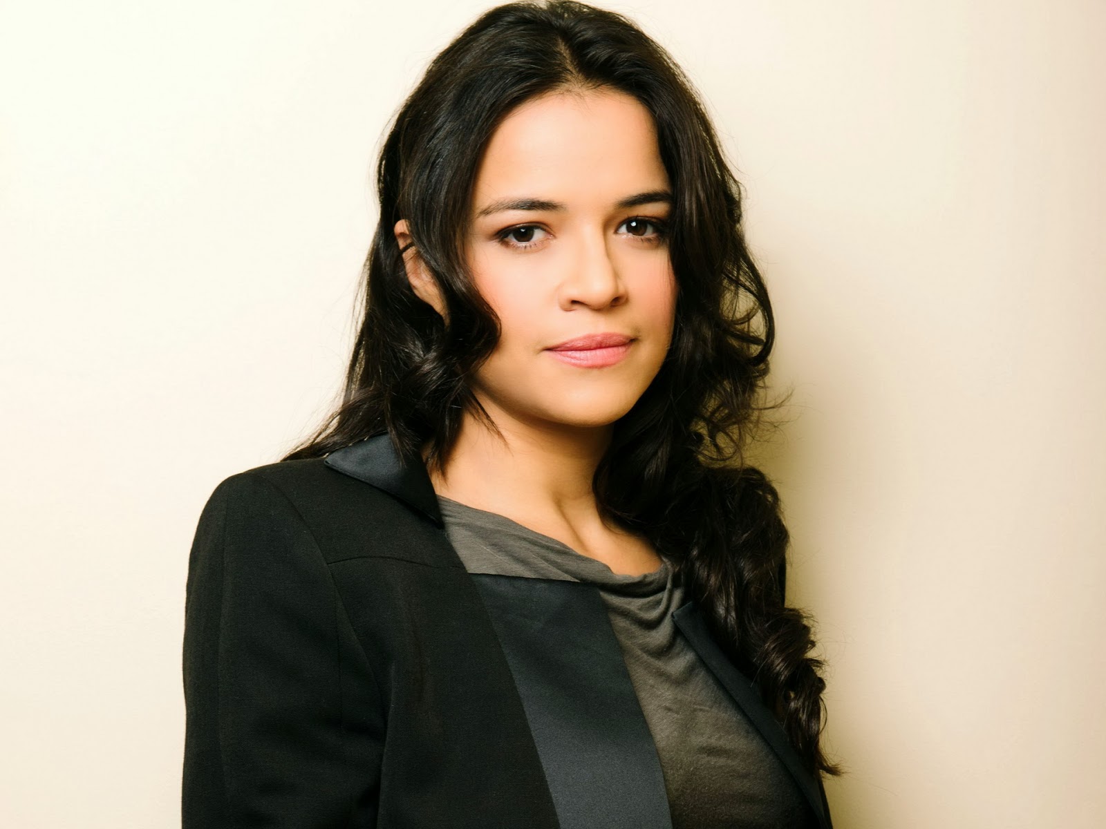 michelle rodriguez hd wallpaper,hair,eyebrow,hairstyle,chin,black hair