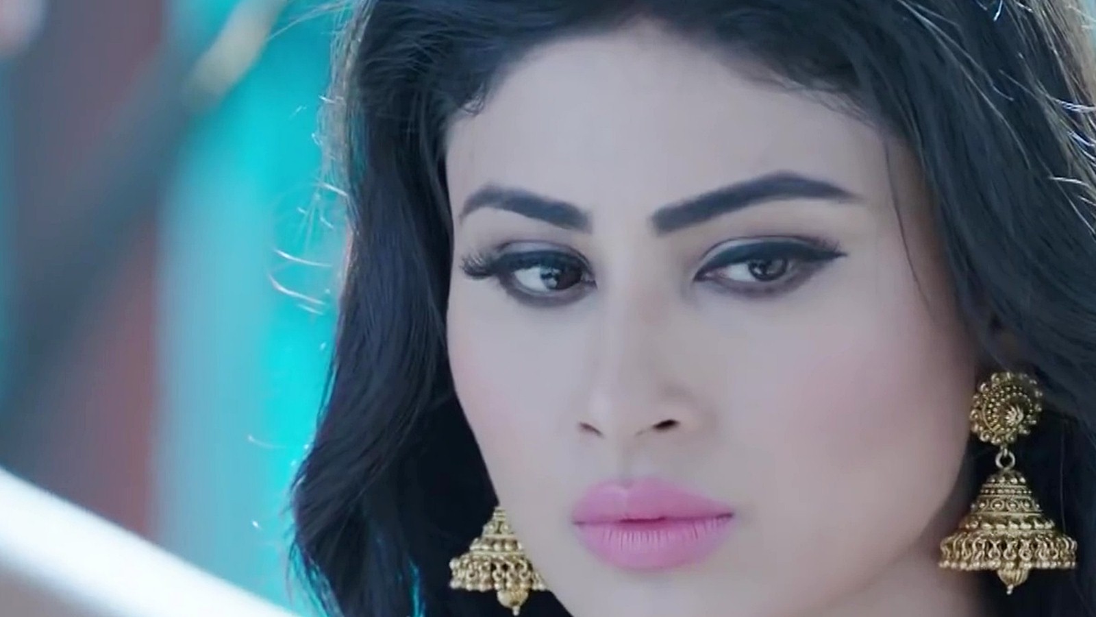 mouni roy hd wallpaper,face,hair,eyebrow,lip,cheek