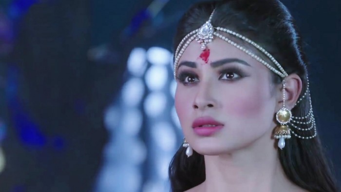 mouni roy hd wallpaper,hair,headpiece,eyebrow,beauty,hair accessory