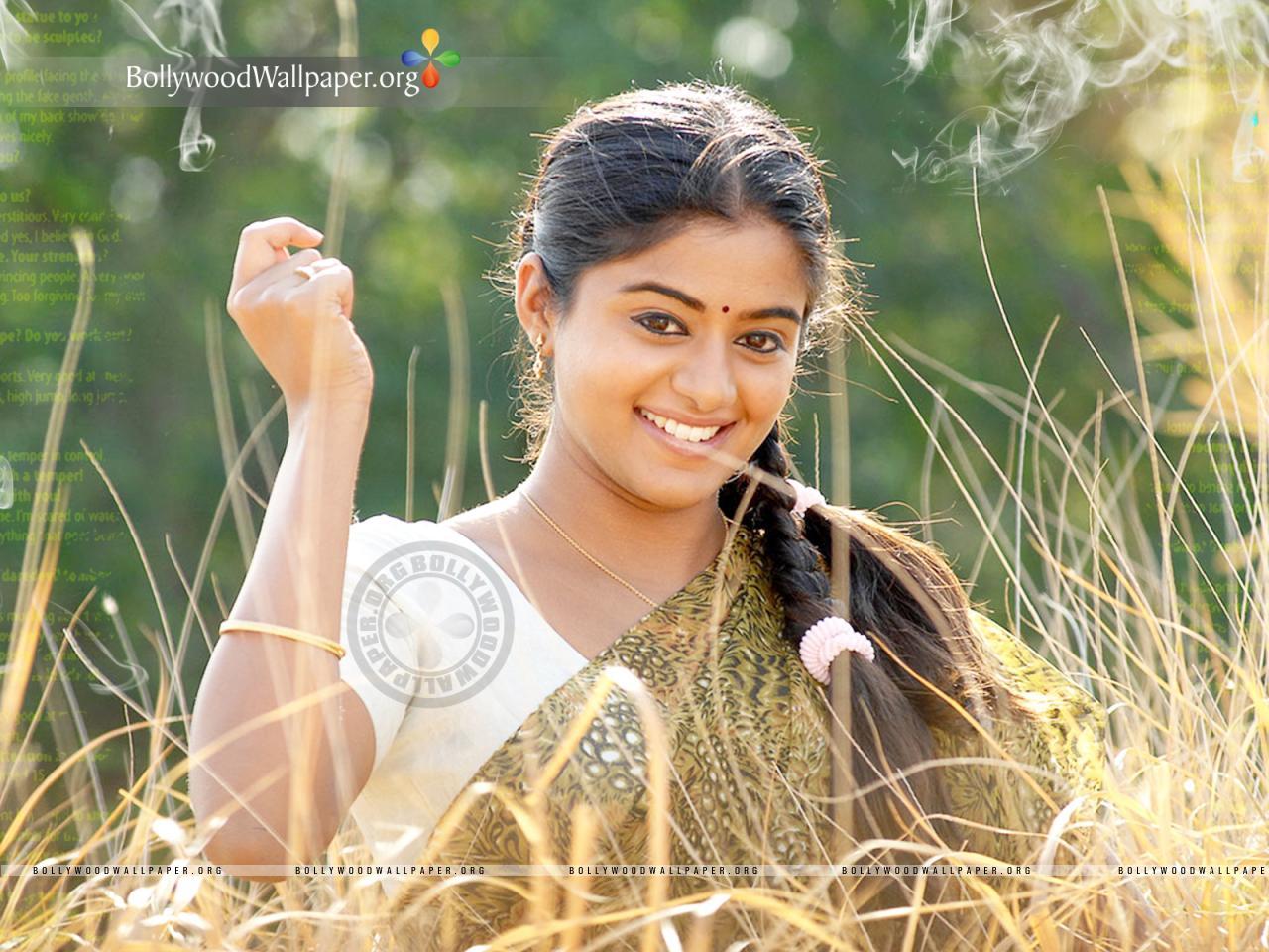 fond d'écran hd priyamani,la photographie,famille d'herbe,herbe,séance photo,sourire