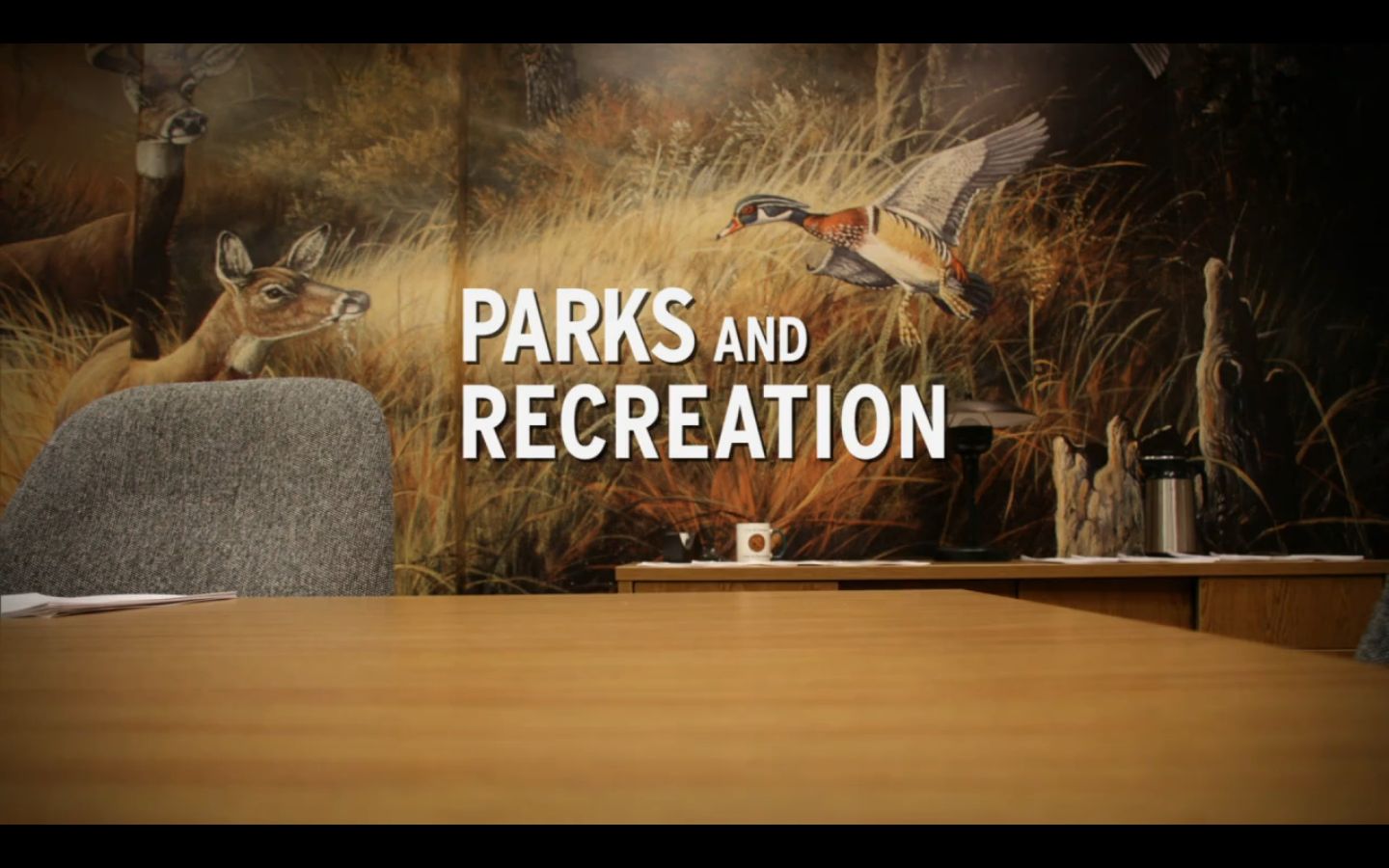公園とrecの壁紙,テキスト,フォント,野生動物,写真のキャプション,木材