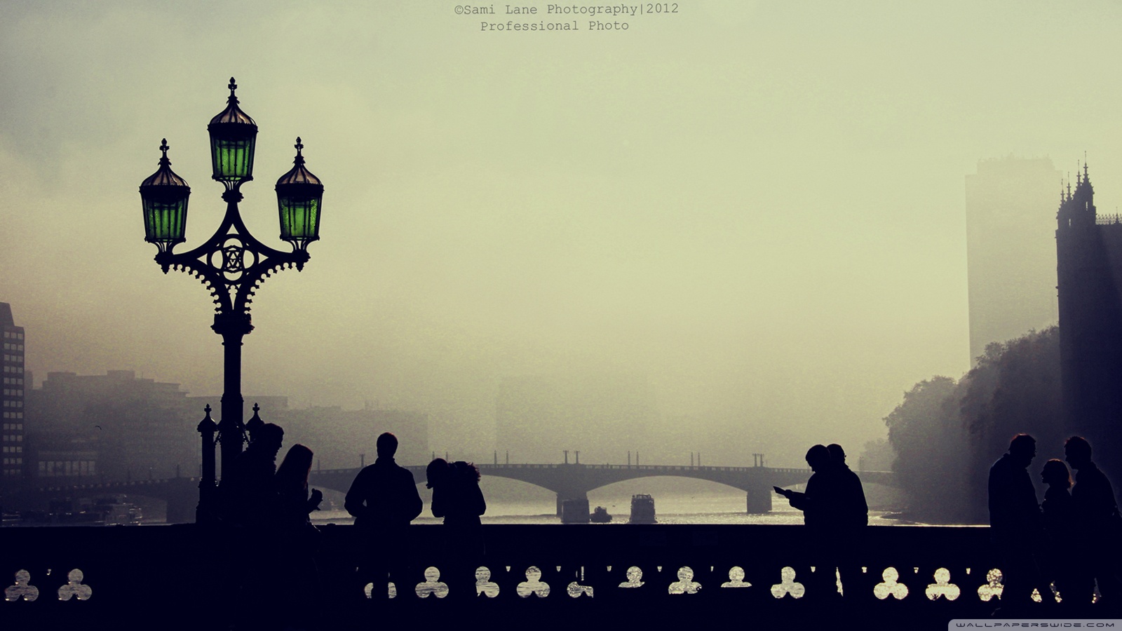 people wallpaper hd,street light,light fixture,lighting,atmospheric
