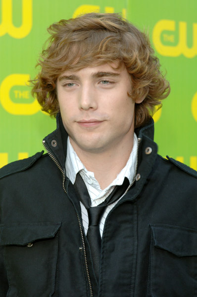 Dustin Milligan - Images Colection - Surfer Hair- WallpaperUse