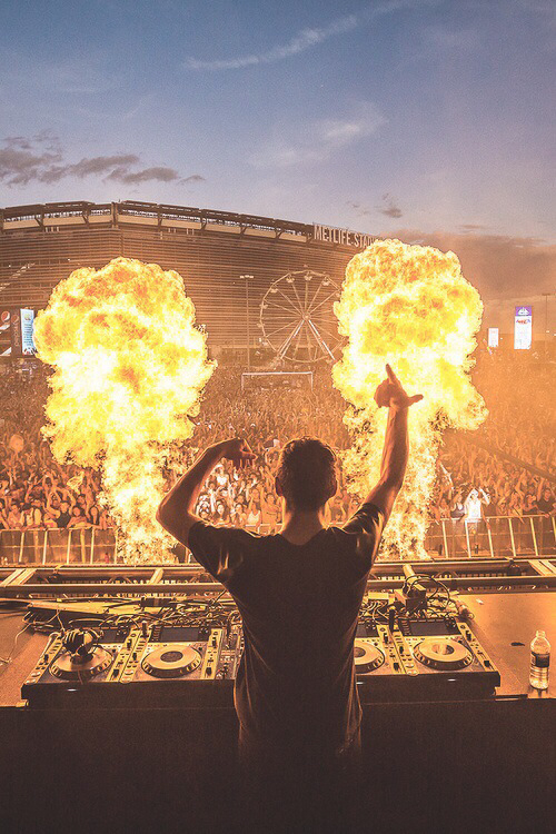 Free Edm Wallpaper Edm Wallpaper Download Wallpaperuse 1