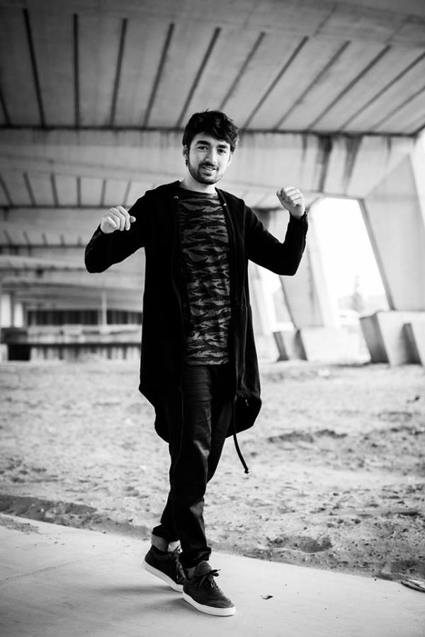 oliver heldens wallpaper,photograph,standing,snapshot,black and white,photography