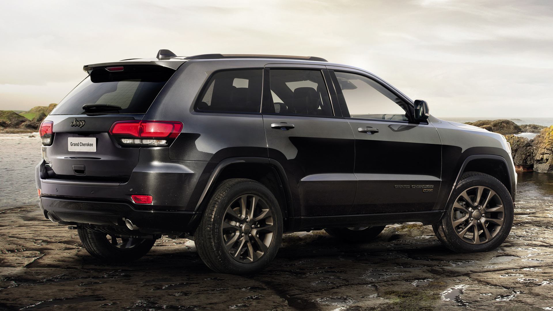 jeep grand cherokee wallpaper,land vehicle,vehicle,car,automotive tire,tire