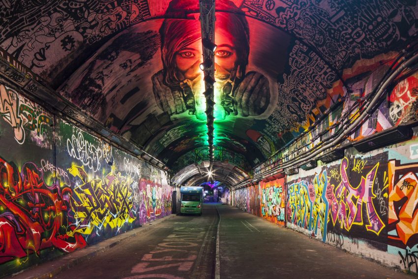 papier peint rue graffiti,tunnel,art de rue,zone urbaine,art,graffiti