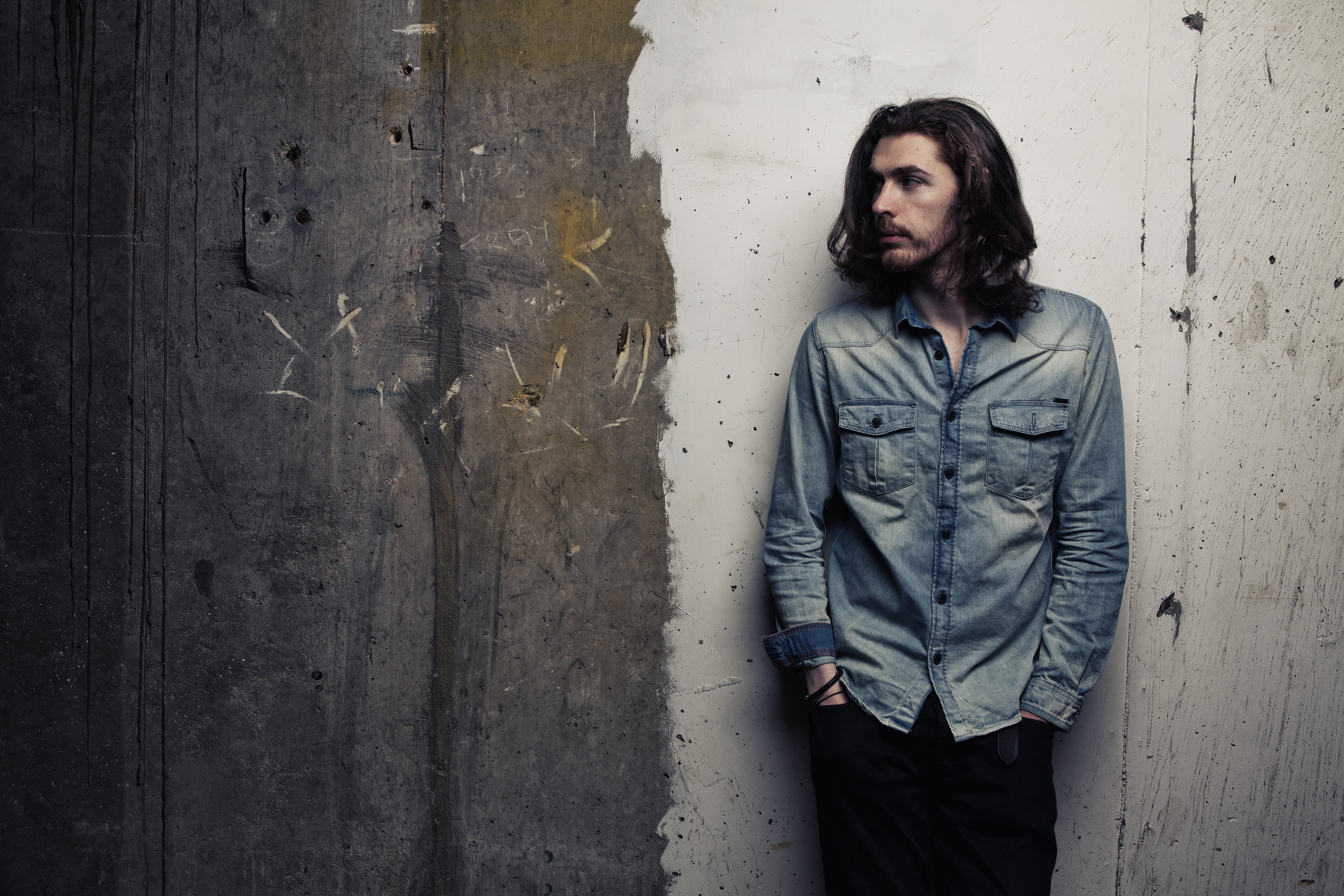 hozier tapete,denim,wand,stehen,mode,oberbekleidung