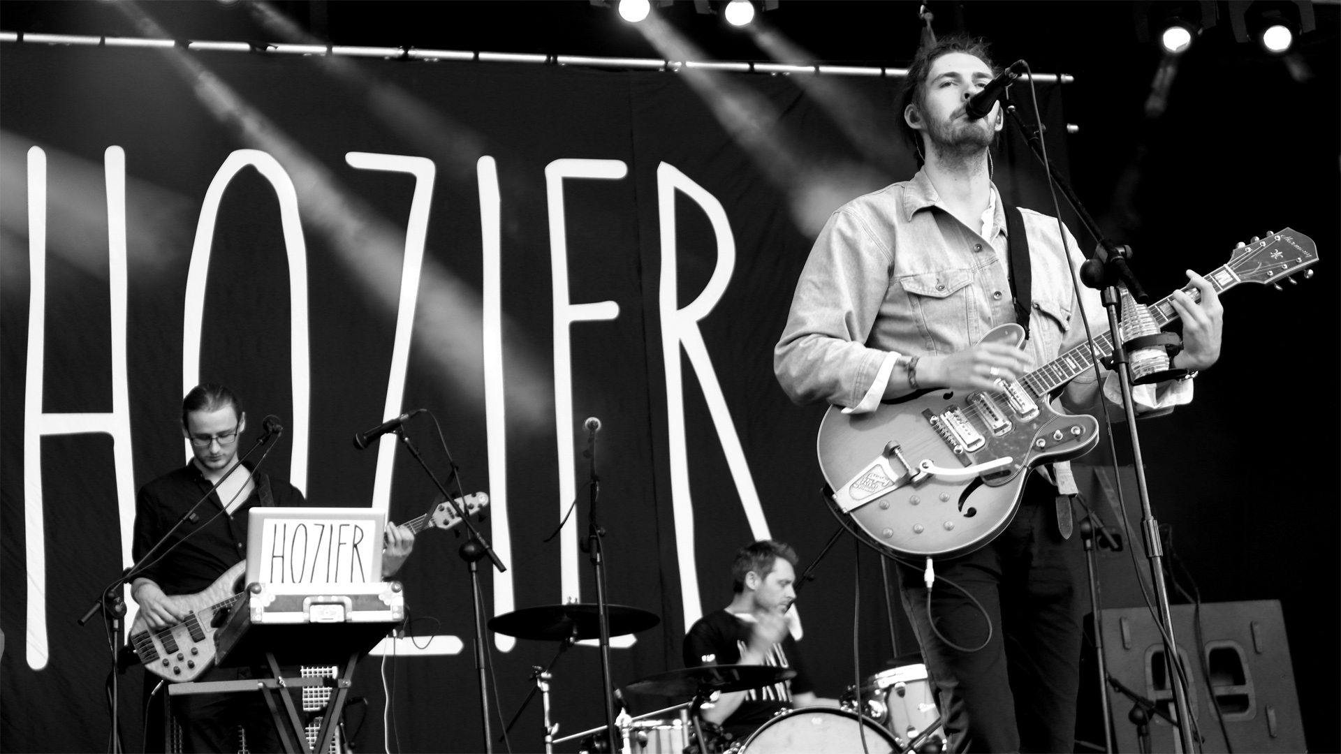 hozier wallpaper,music,musician,performance,entertainment,string instrument