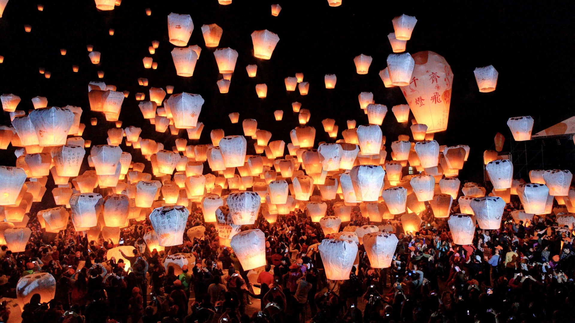 fondo de pantalla de linterna china,linterna,personas,multitud,encendiendo,evento