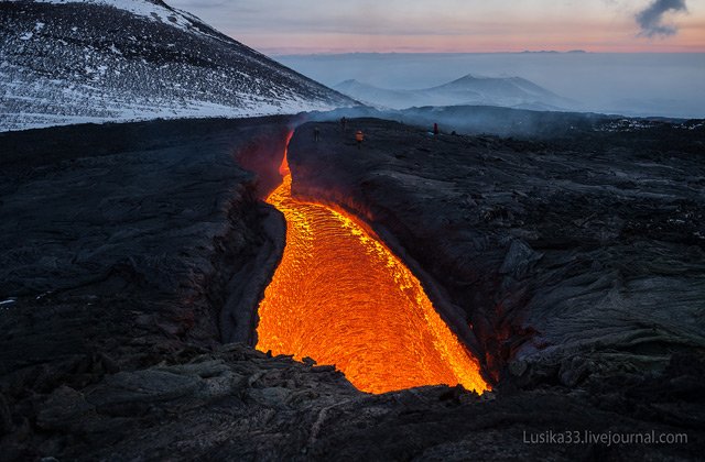 sfondi lava iris hd,vulcano,vulcano a scudo,cielo,roccia
