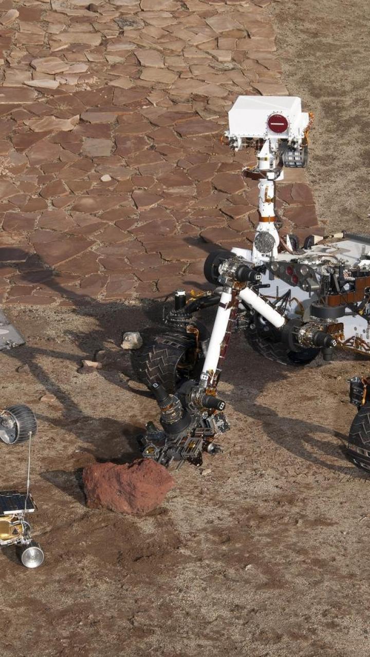 curiosity wallpaper,robot,soil,skeleton,technology,machine