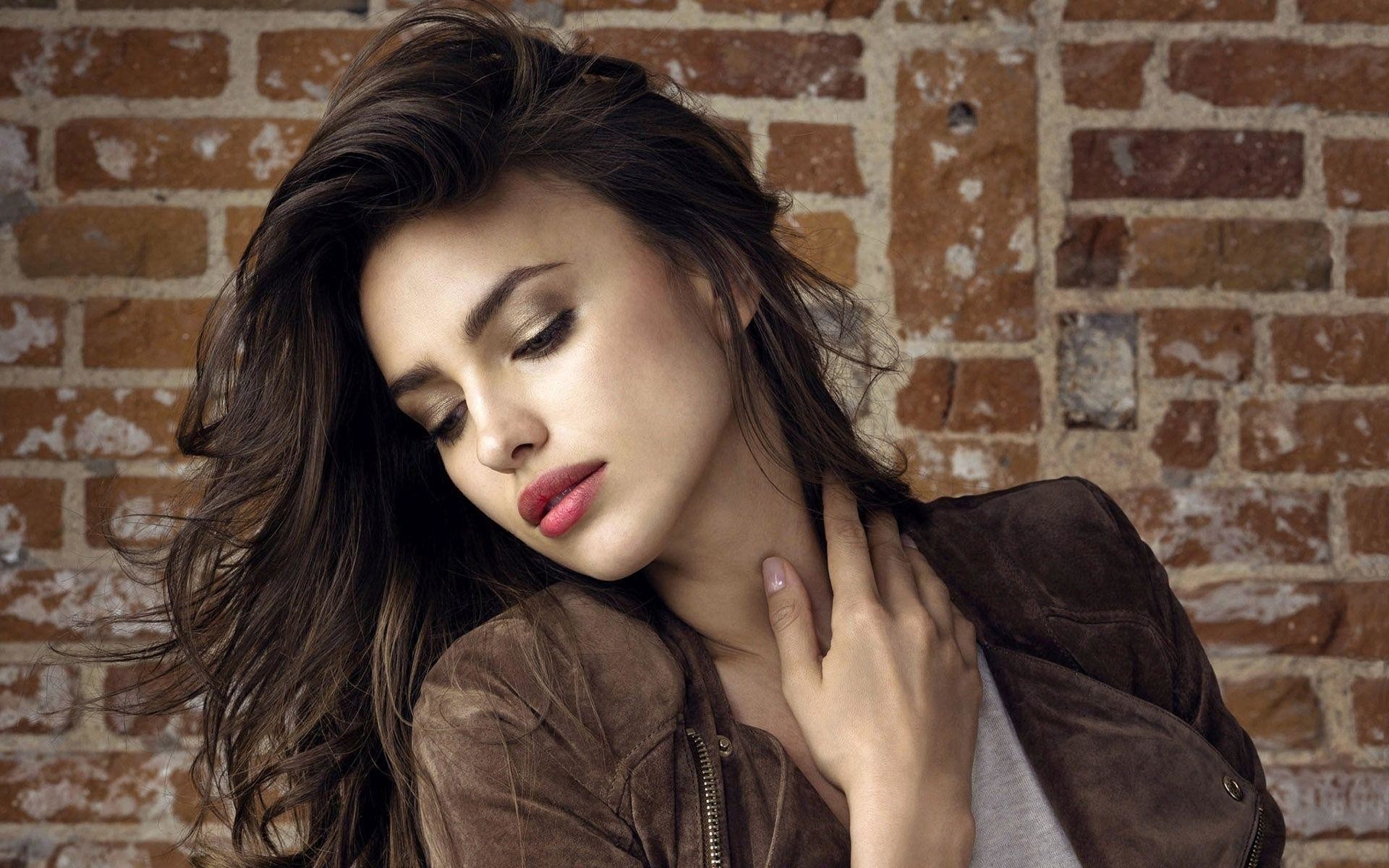 irina shayk wallpaper,hair,face,beauty,lip,hairstyle