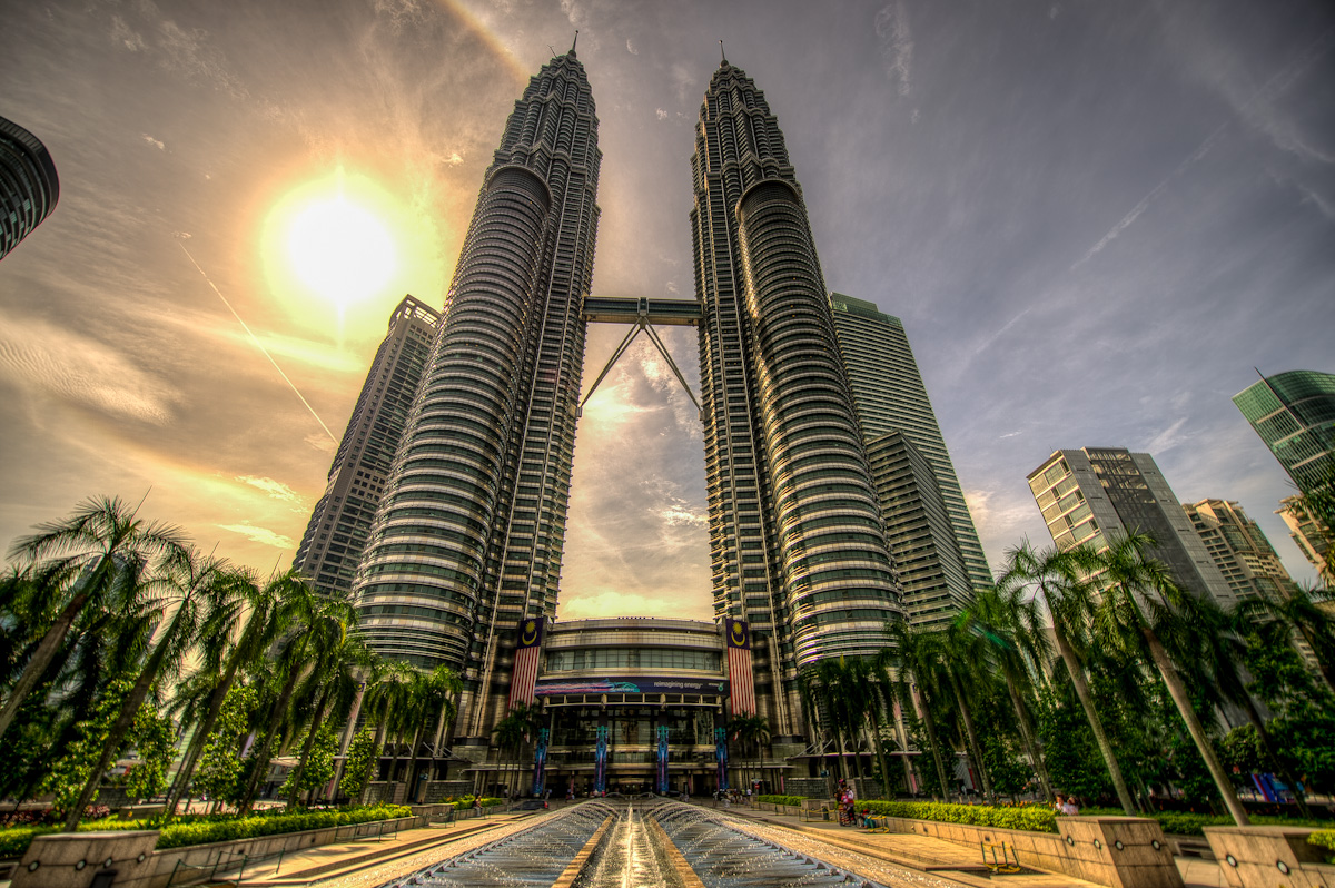 carta da parati klcc,grattacielo,area metropolitana,cielo,area urbana,architettura