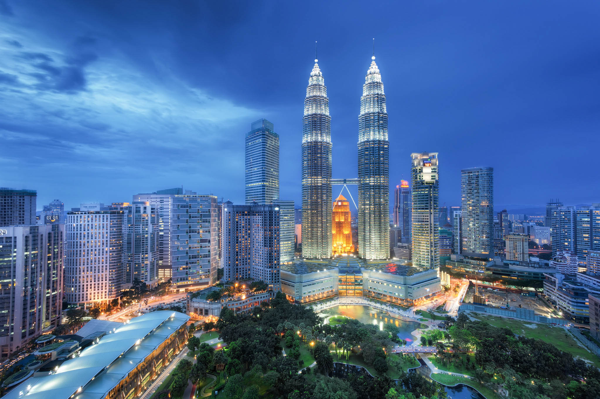 klcc wallpaper,metropolitan area,skyscraper,cityscape,city,tower block