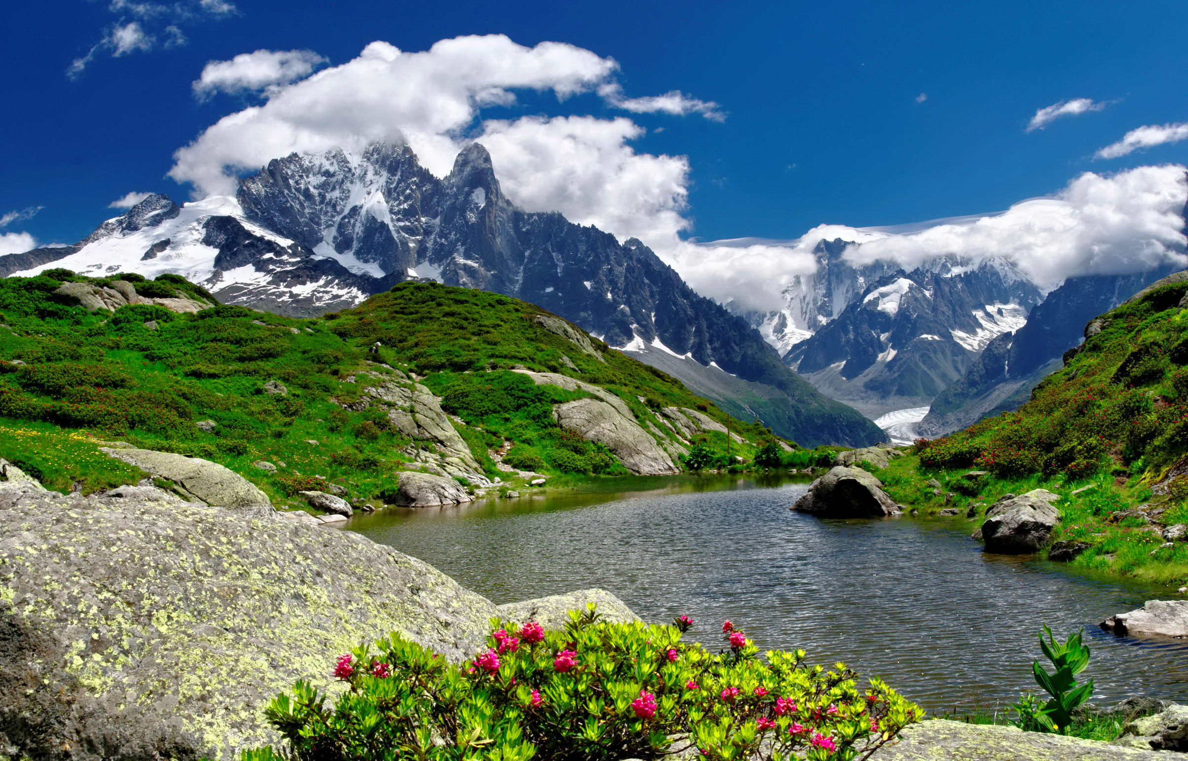 fondo de pantalla de río de montaña,montaña,paisaje natural,naturaleza,cordillera,estación de la colina
