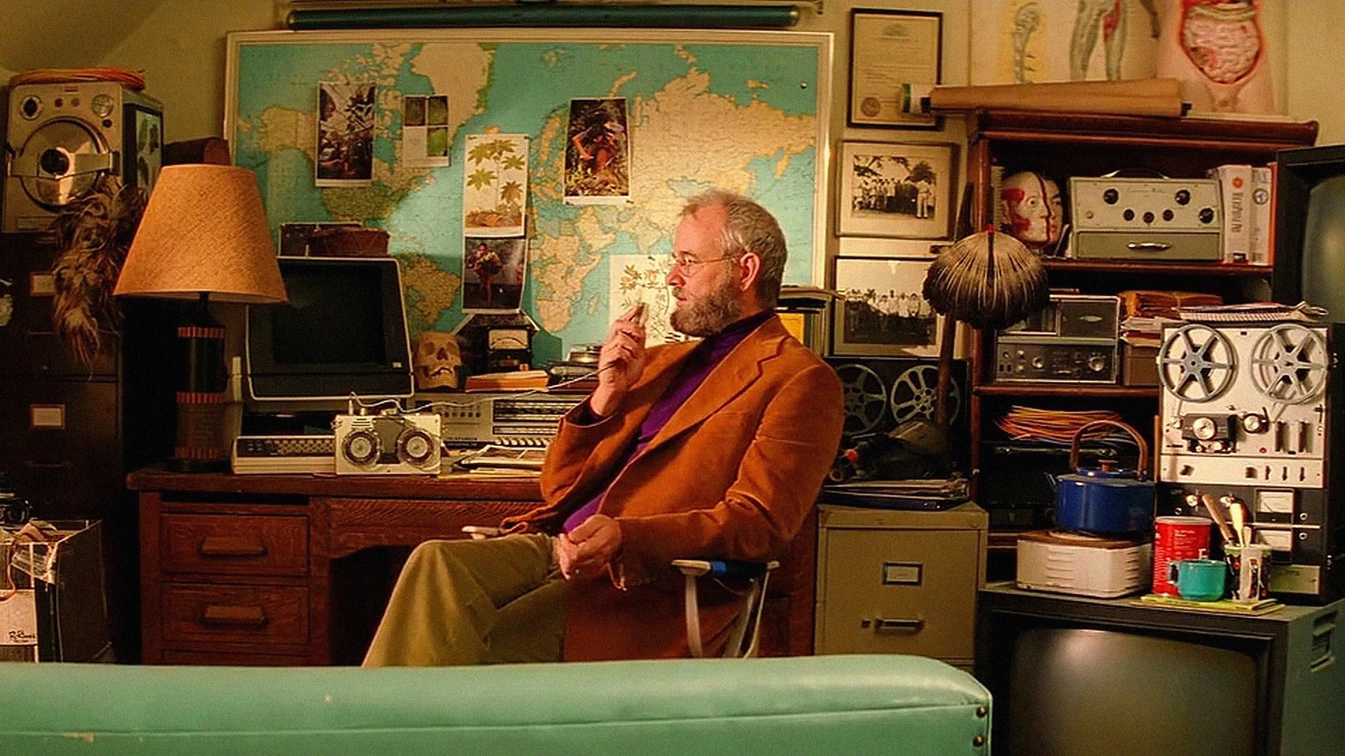 wes anderson wallpaper,möbel,zimmer,kunst,antiquität,sammlung