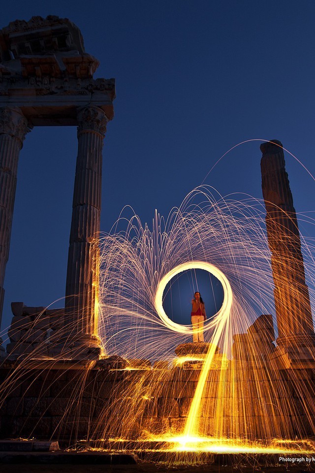 national geographic iphone wallpaper,landmark,light,architecture,sky,fountain