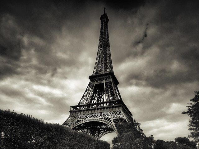 paris wallpaper black and white,landmark,tower,sky,black,photograph