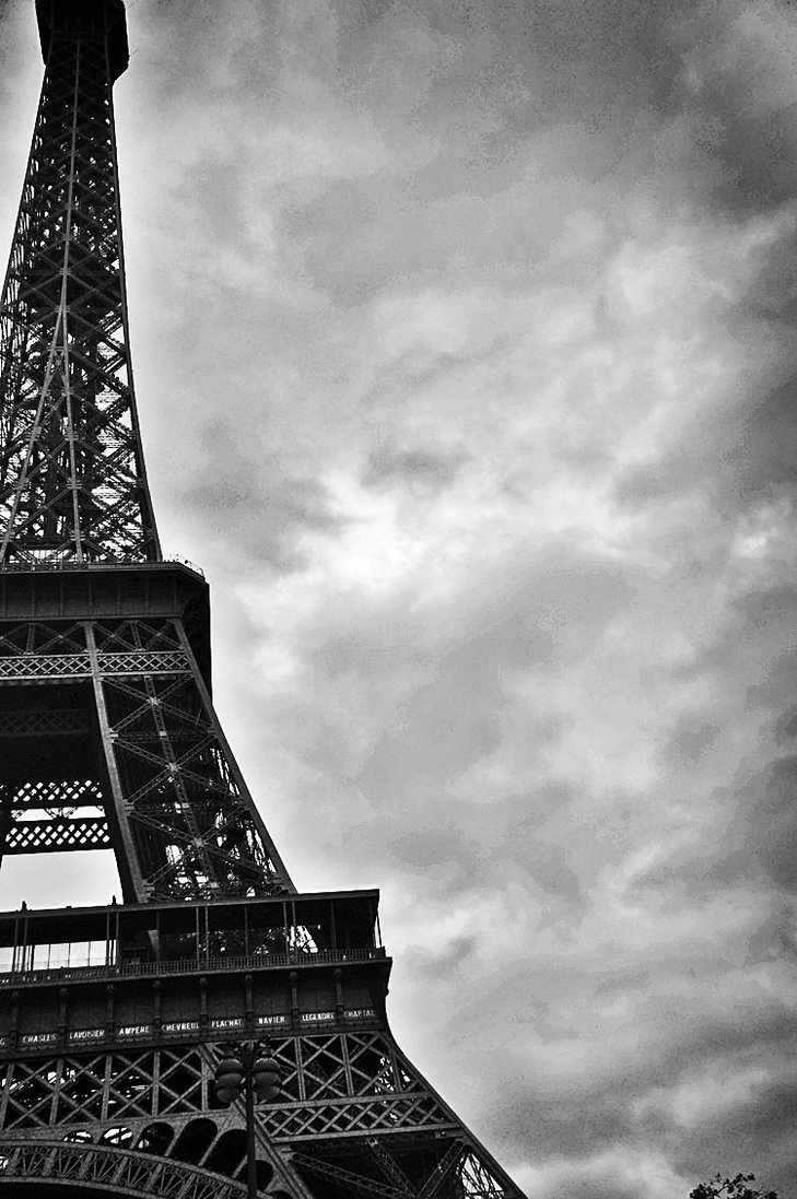 carta da parati di parigi in bianco e nero,bianca,nero,torre,cielo,bianco e nero