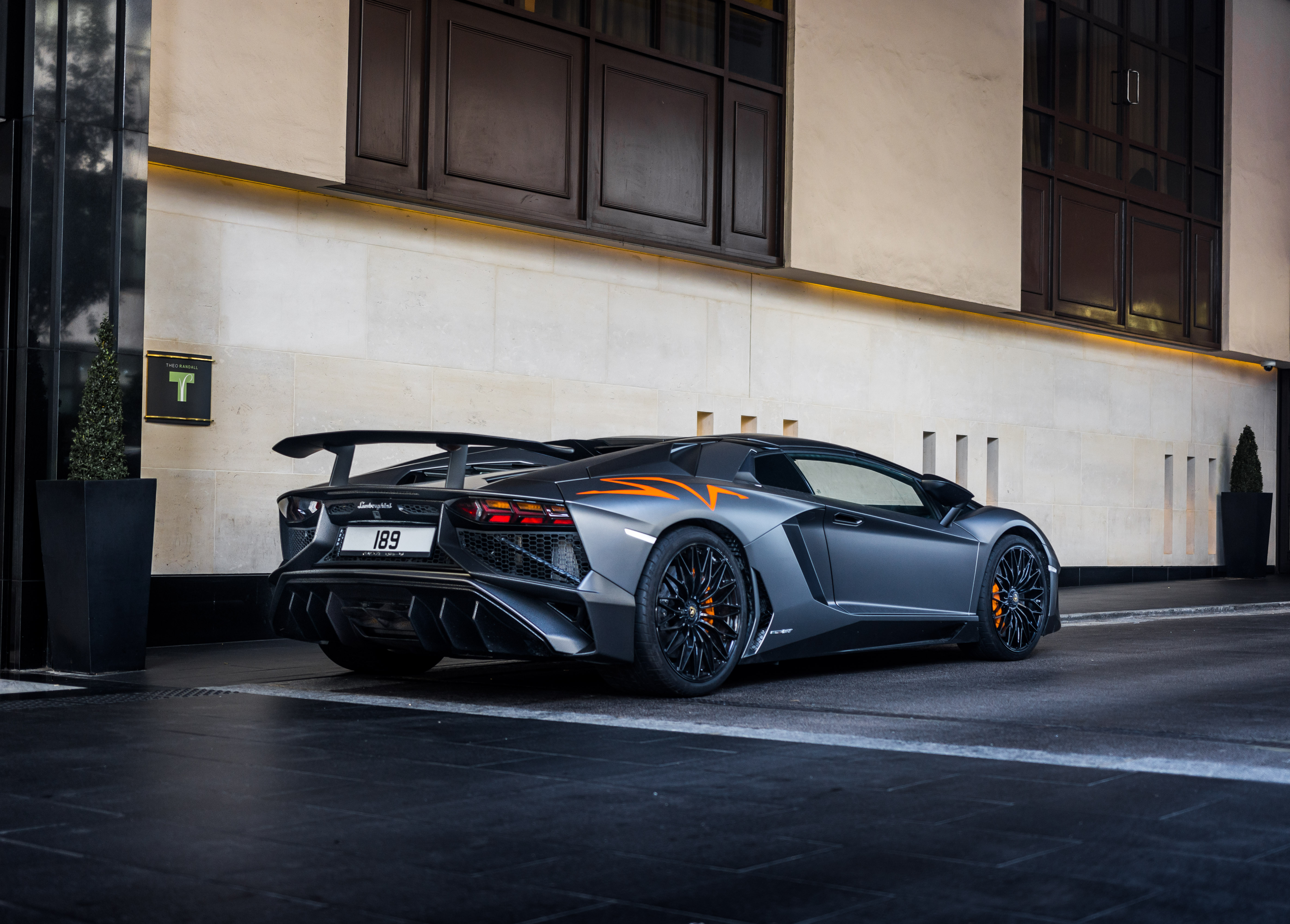 lamborghini aventador sv fondo de pantalla,vehículo terrestre,vehículo,coche,superdeportivo,coche deportivo