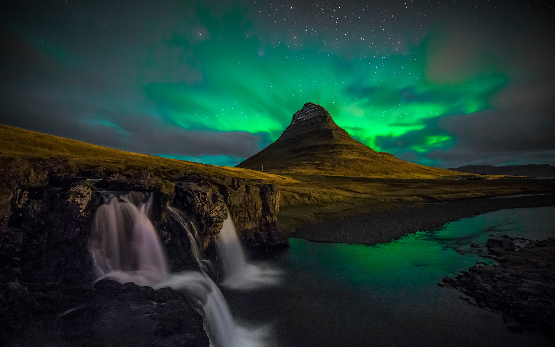 aurora boreale sfondi animati,natura,cielo,paesaggio naturale,aurora,riflessione