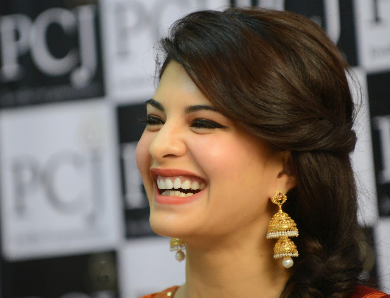 jacqueline fernandez wallpapers hd cute smile,hair,face,hairstyle,eyebrow,facial expression