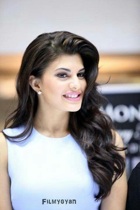 jacqueline fernandez wallpapers hd cute smile,hair,face,hairstyle,eyebrow,beauty