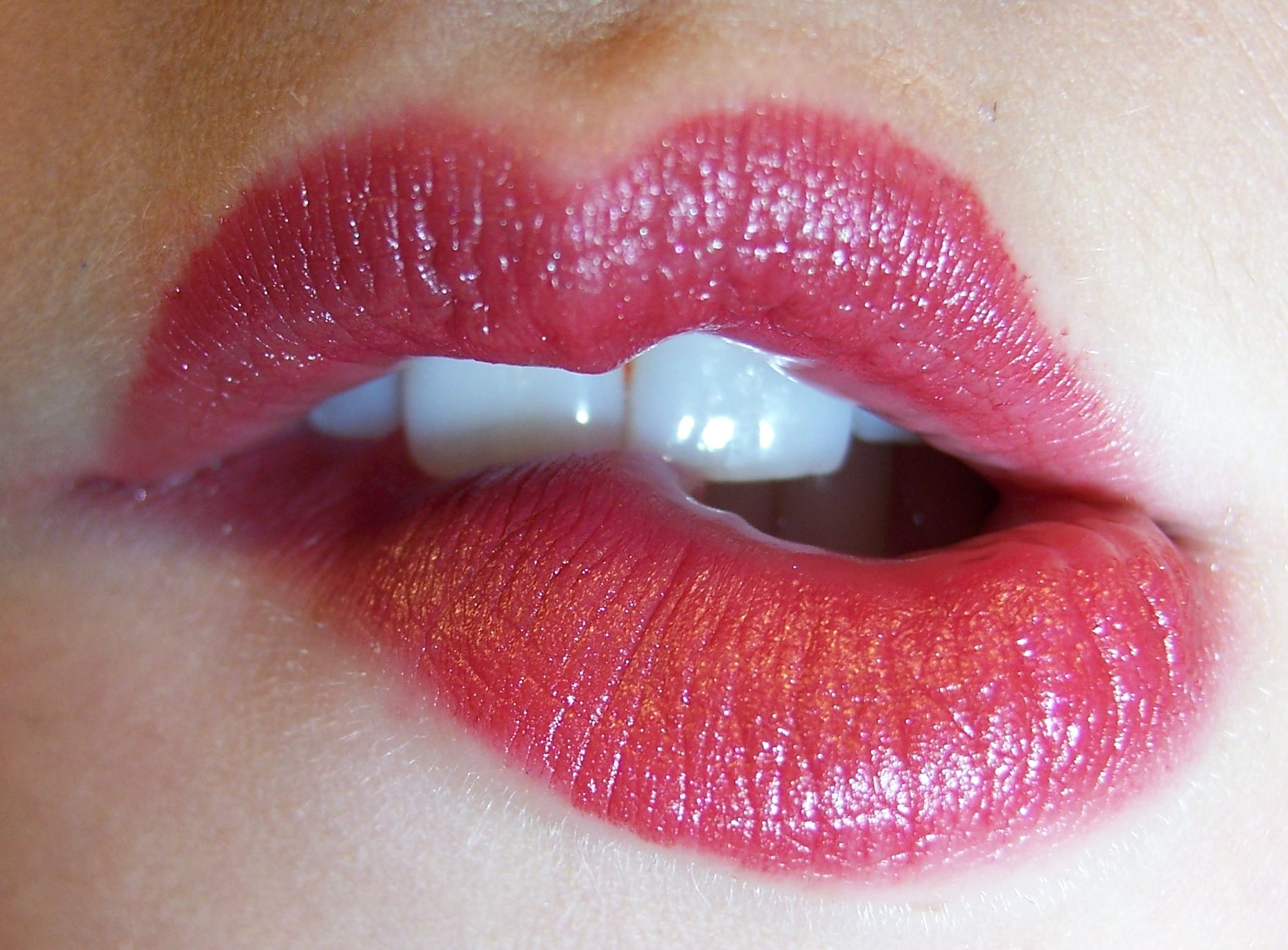 lippen kuss wallpaper herunterladen,lippe,rosa,rot,nahansicht,lipgloss
