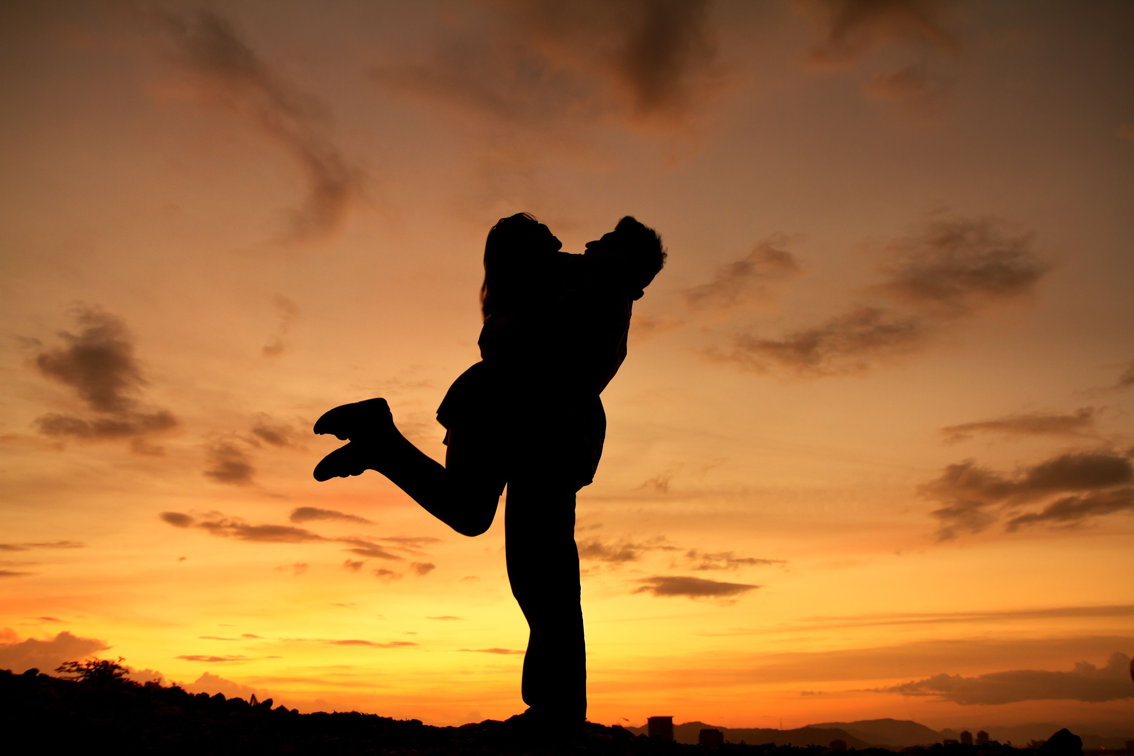 fond d'écran en direct amour couple,ciel,silhouette,le coucher du soleil,nuage,heureux