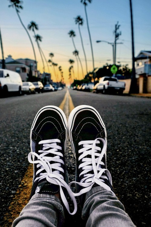 vans tumblr wallpaper,calzature,scarpa,asfalto,giallo,nike gratis