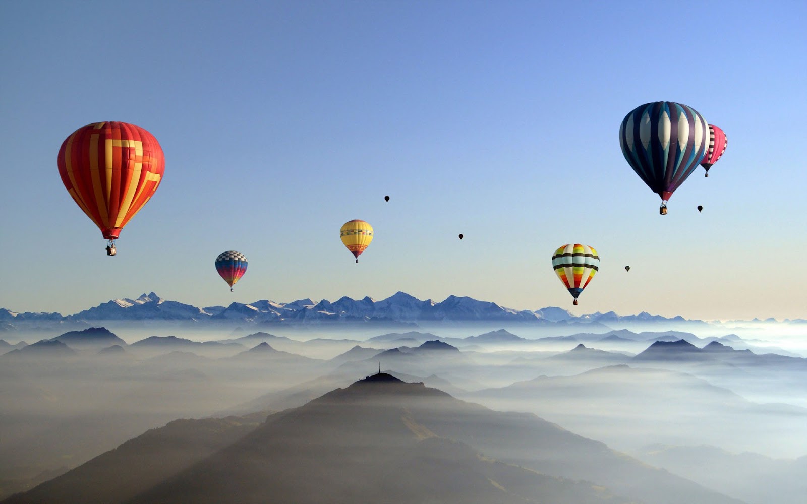 luftballon tapete,heißluftballon fahren,heißluftballon,himmel,atmosphäre,ballon