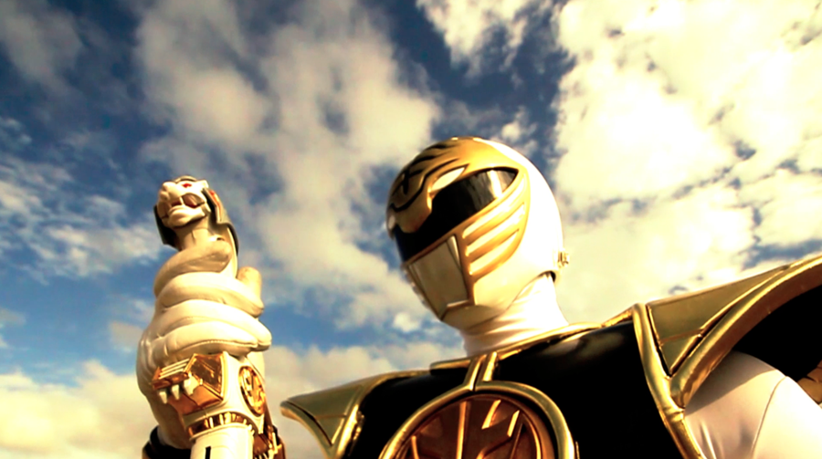 white ranger wallpaper,c 3po,sky,helmet,fictional character