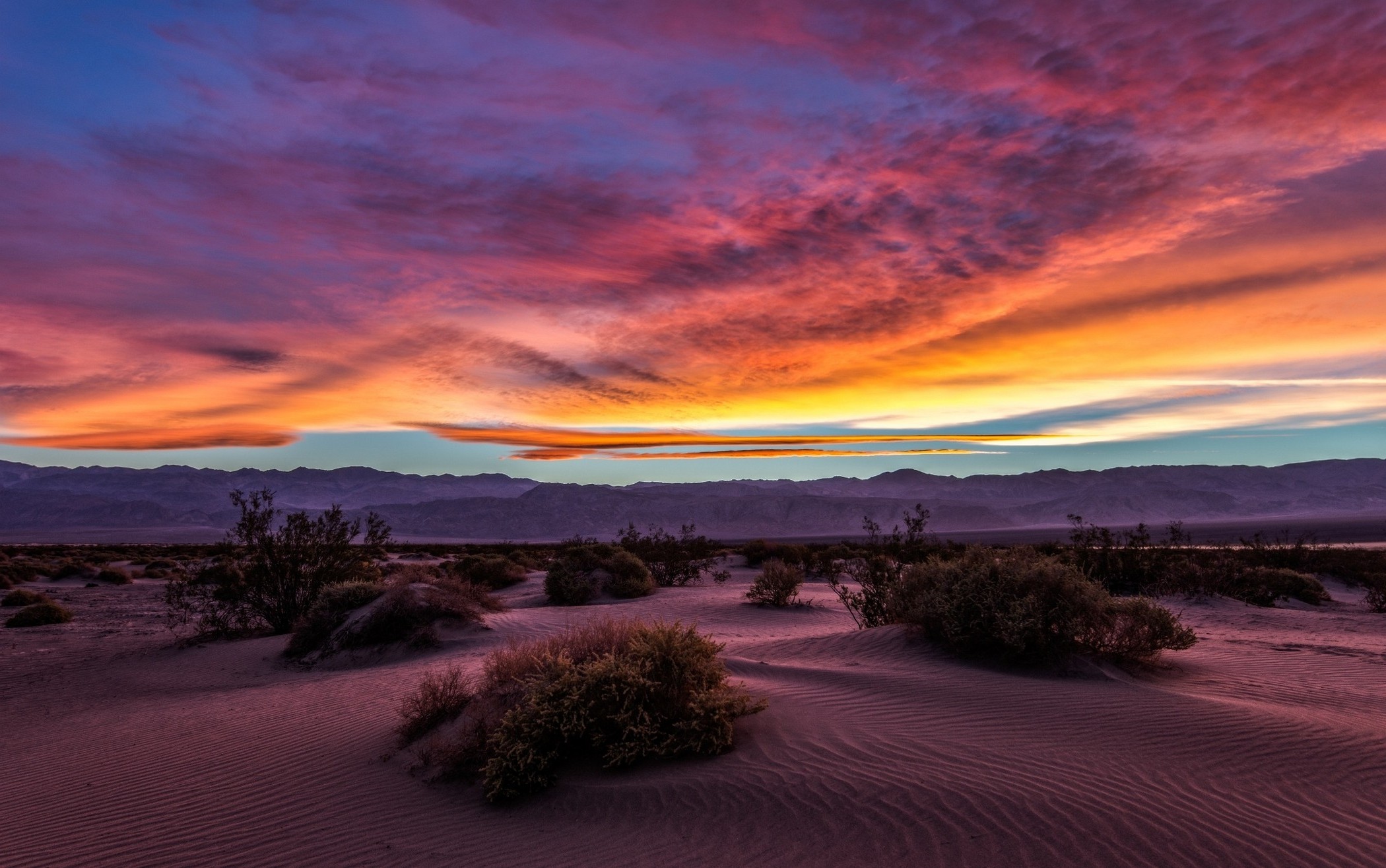 fondo de pantalla del valle de la muerte,cielo,paisaje natural,naturaleza,amanecer,resplandor crepuscular