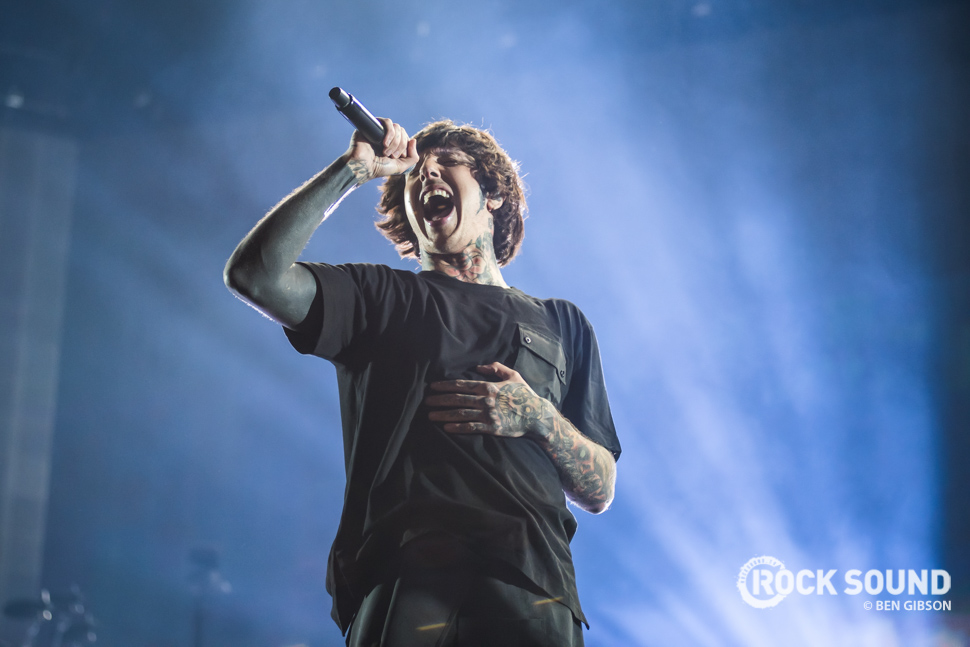oliver sykes wallpaper hd,performance,music artist,concert,performing arts,sky