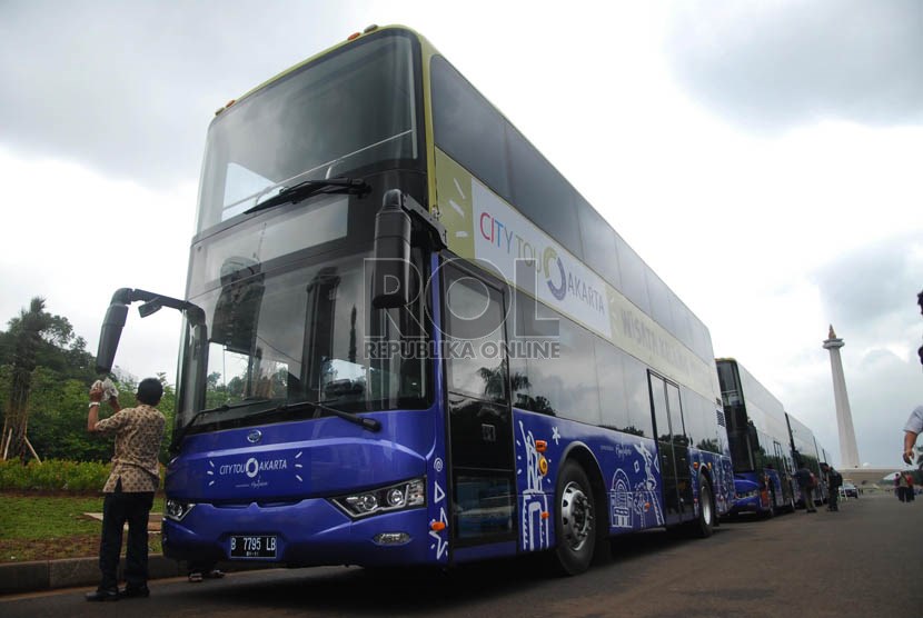 fondos de pantalla bus bergerak,vehículo terrestre,vehículo,servicio de bus turístico,autobús de dos pisos,autobús